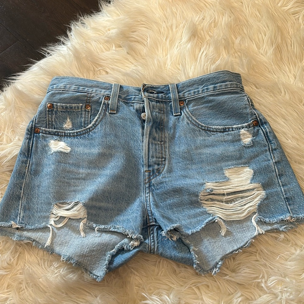 Levi’s 501 high waisted denim shorts size 27